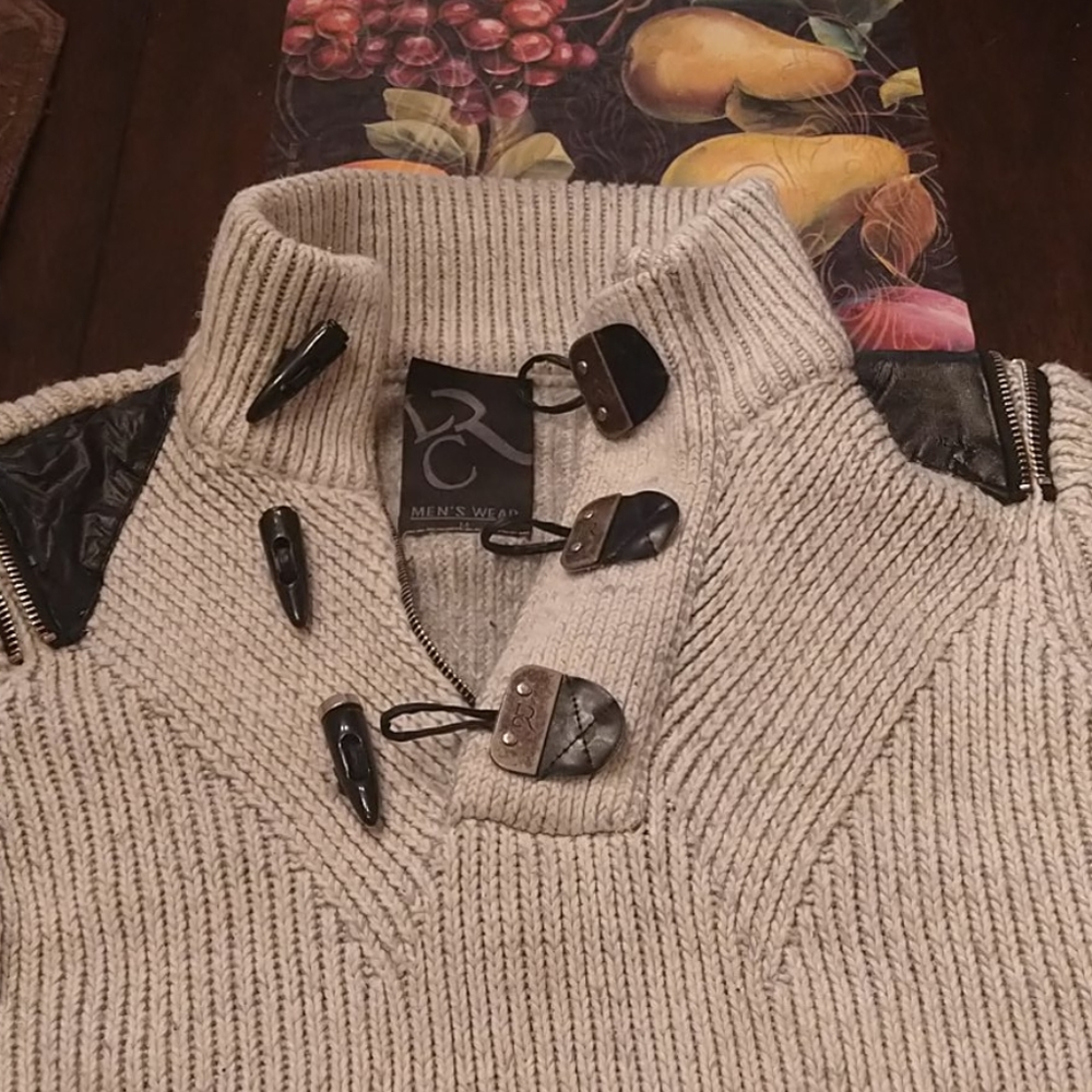 Sweater - Picture 3 of 3